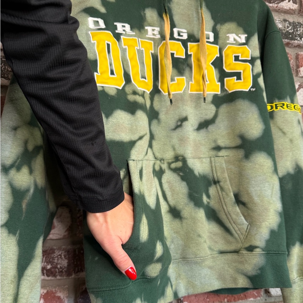 University of Oregon Ducks Football Bleach Spiral Tiedye Hoodie Sweatshirt - Picture 3 of 7